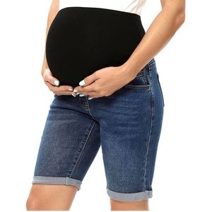 Wall Flower Dark Wash Denim Maternity Bermuda  Shorts, Women’s Size Small.